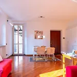 Gerbett With Terrace By Wonderful Italy Apartamento *