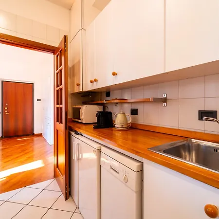 Gerbett With Terrace By Wonderful Italy Appartement