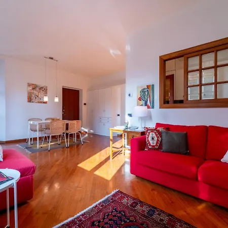 Gerbett With Terrace By Wonderful Italy Apartamento