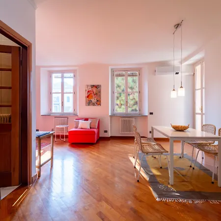 Gerbett With Terrace By Wonderful Italy コモ
